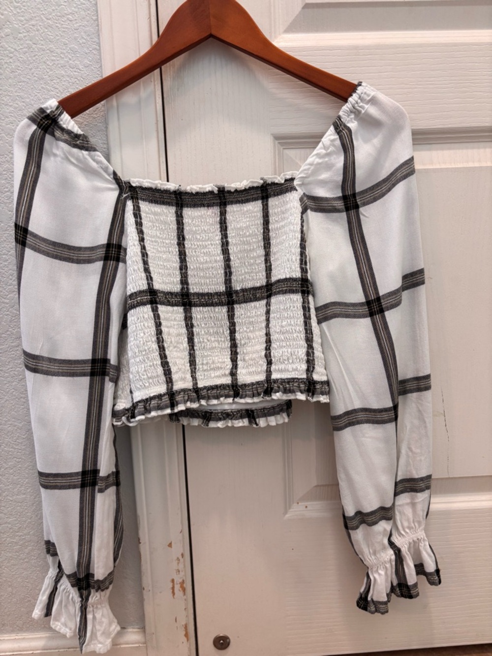 GUESS Plaid Smocked Crop Top – Size Small - Picture 4 of 7